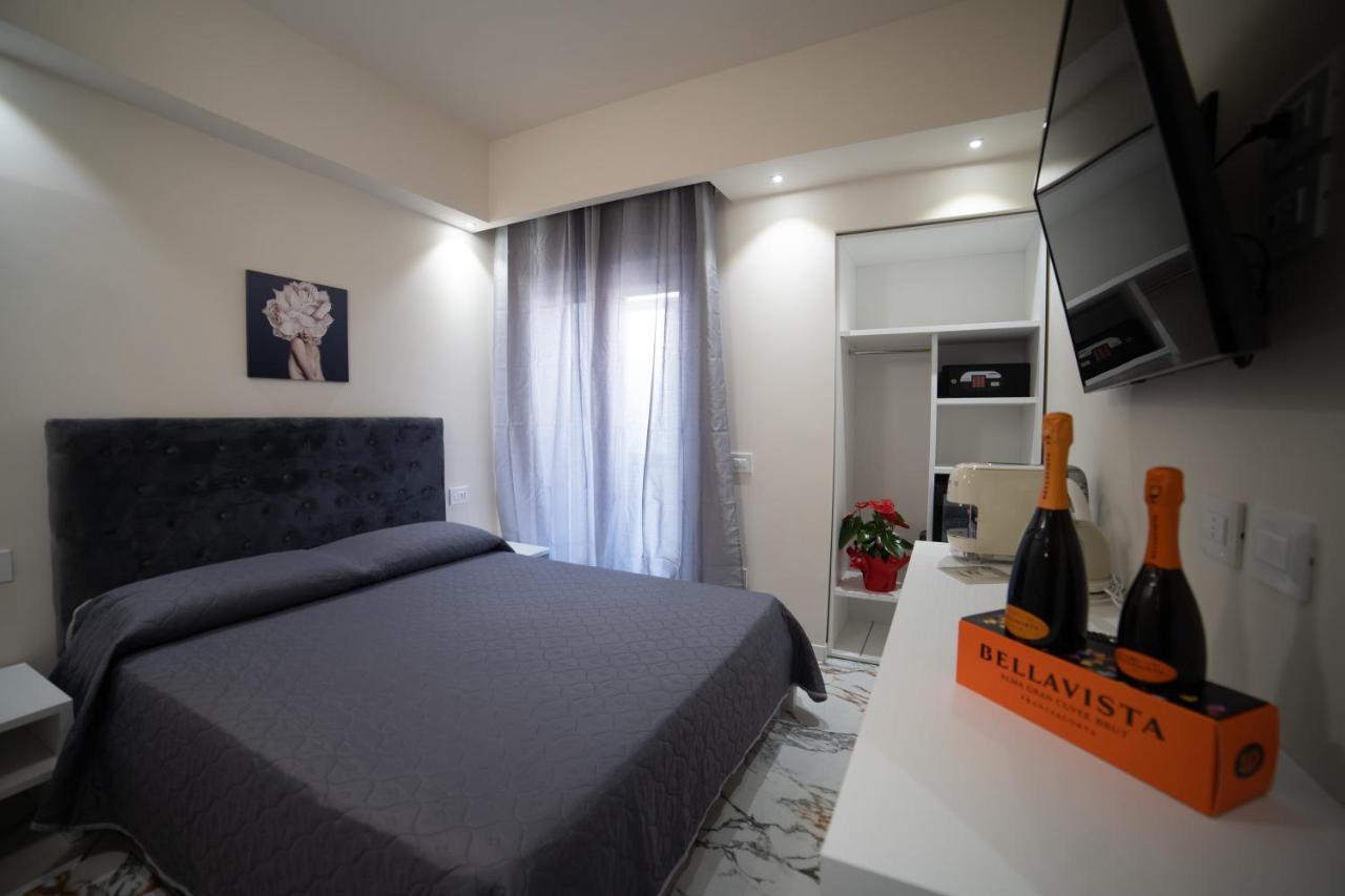 B&B Dominus Luxury Rooms โตรเปอา ภายนอก รูปภาพ